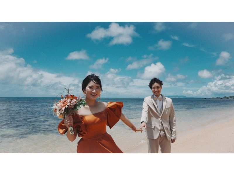 "SALE!" [Okinawa, Onna Village] Beach wedding photo ✳︎ 2-3 hour plan! All dresses and costume rentals included + 1 hour of shooting and all data gift!の紹介画像