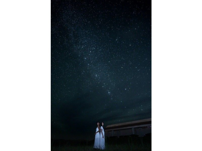 SALE! [Ishigaki Island・Starry Sky] Starry sky photo tour by a professional photographer/Enjoy a wonderful night with the natural planetarium as your backdrop {Free photo data}の紹介画像