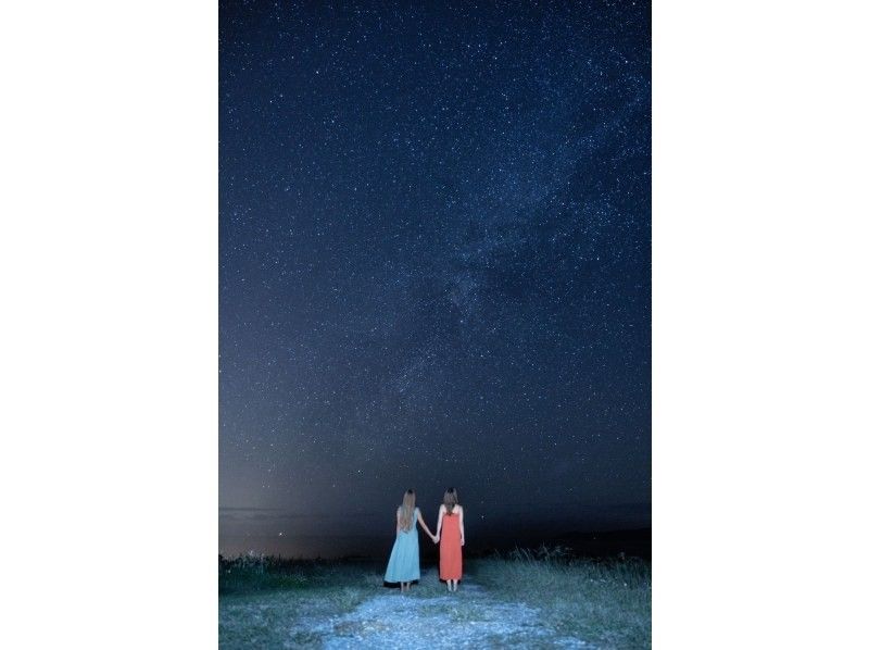 【石垣島・星空】プロカメラマンによる星空フォトツアー/天然プラネタリウムをバックに素敵な夜を《写真データ無料》スーパーサマーセール2024の紹介画像