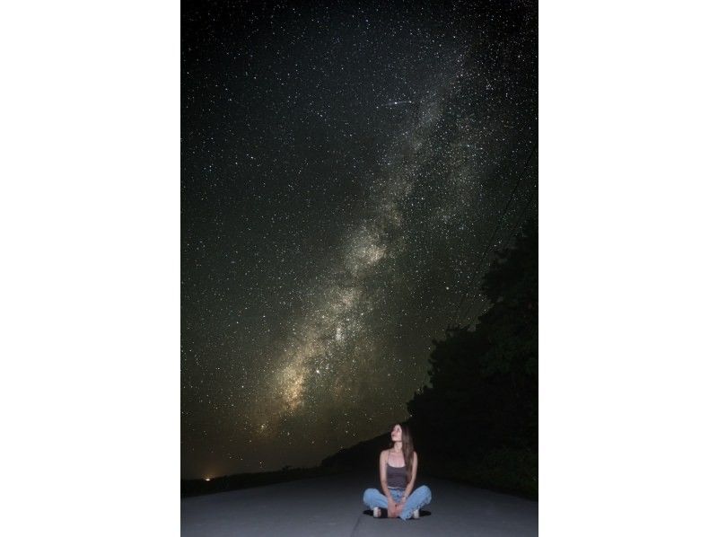 SALE! [Ishigaki Island・Starry Sky] Starry sky photo tour by a professional photographer/Enjoy a wonderful night with the natural planetarium as your backdrop {Free photo data}の紹介画像