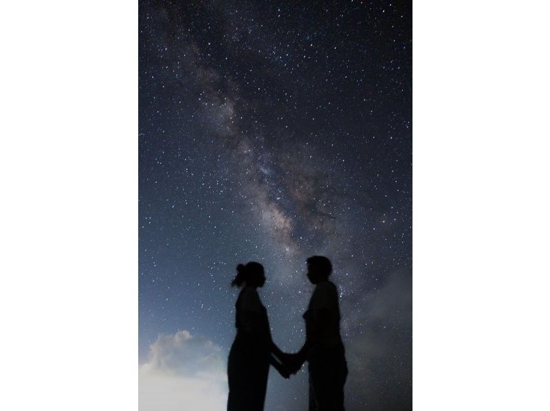 SALE! [Ishigaki Island・Starry Sky] Starry sky photo tour by a professional photographer/Enjoy a wonderful night with the natural planetarium as your backdrop {Free photo data}の紹介画像