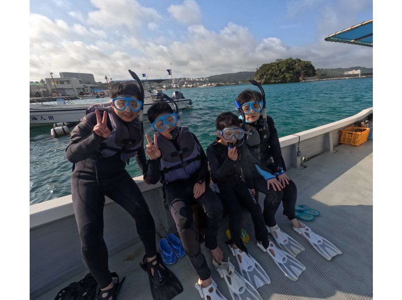 We still have openings during Golden Week. Same-day reservations OK! [Okinawa, Onna Village] Go by boat! Blue Cave Snorkeling Free GOPRO photography Brother Lau's shop!の紹介画像
