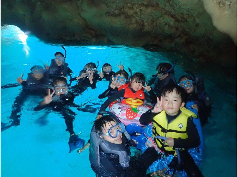 当日予約OK！【沖縄・恩納村】ロングタイム青の洞窟スノーケリング　GOPRO撮影無料　ラウ兄のお店！当日予約OK！の紹介画像