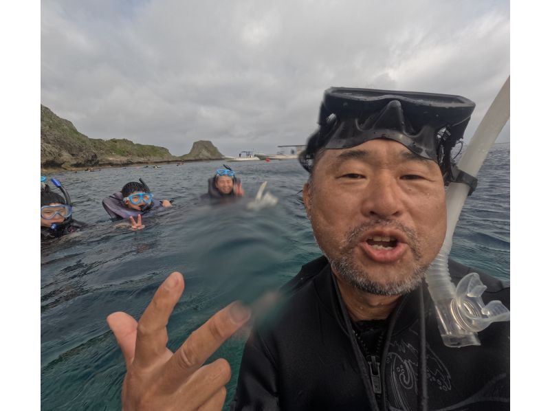 当天预约OK！【冲绳、恩纳村】乘船游览！青之洞窟浮潜 免费GOPRO摄影 刘哥的店铺！当天预约OK！の紹介画像