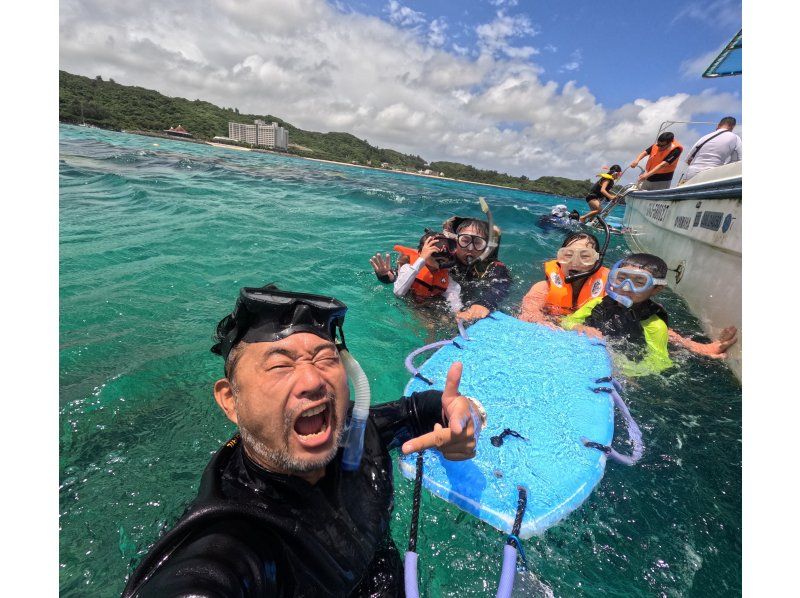 当日予約OK！【沖縄・恩納村】ロングタイム青の洞窟スノーケリング　GOPRO撮影無料　ラウ兄のお店！当日予約OK！の紹介画像