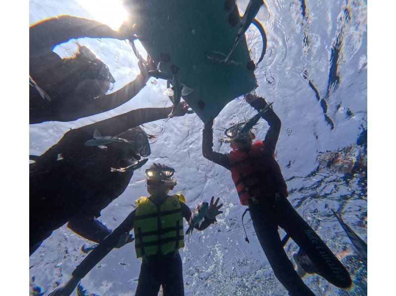 当日予約OK！【沖縄・恩納村】ロングタイム青の洞窟スノーケリング　GOPRO撮影無料　ラウ兄のお店！当日予約OK！の紹介画像