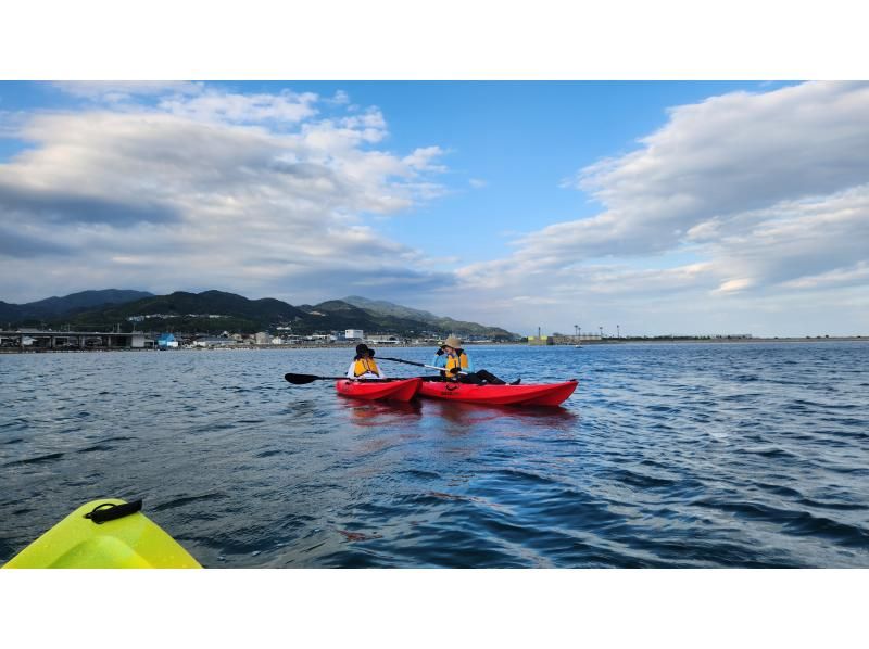 【淡路島】カヤック体験 90分 ツアー！丁寧なレクチャーで初心者も安心♪レンタル&シャワー無料、写真無料、ご家族・女性や団体様にも人気！の紹介画像