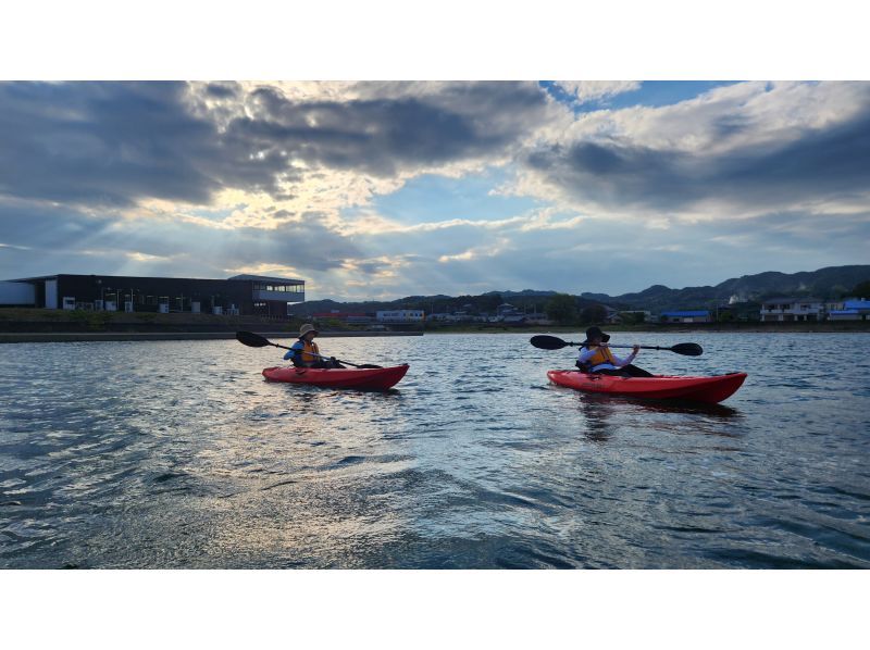 【淡路島】カヤック体験 90分 ツアー！丁寧なレクチャーで初心者も安心♪用具無料レンタル&シャワー無料写真無料、手ぶらでOK！の紹介画像