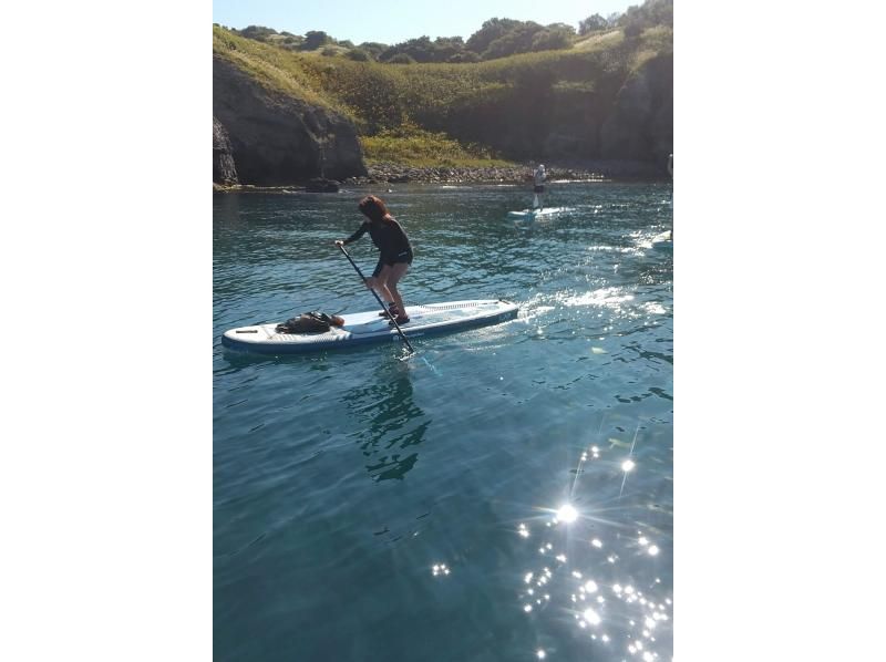 [Hokkaido, Otaru Ranshima Coast] SUP touring in crystal clear waters | A must-see for beginners! Includes SUP clinic | Start paddling this season here |の紹介画像