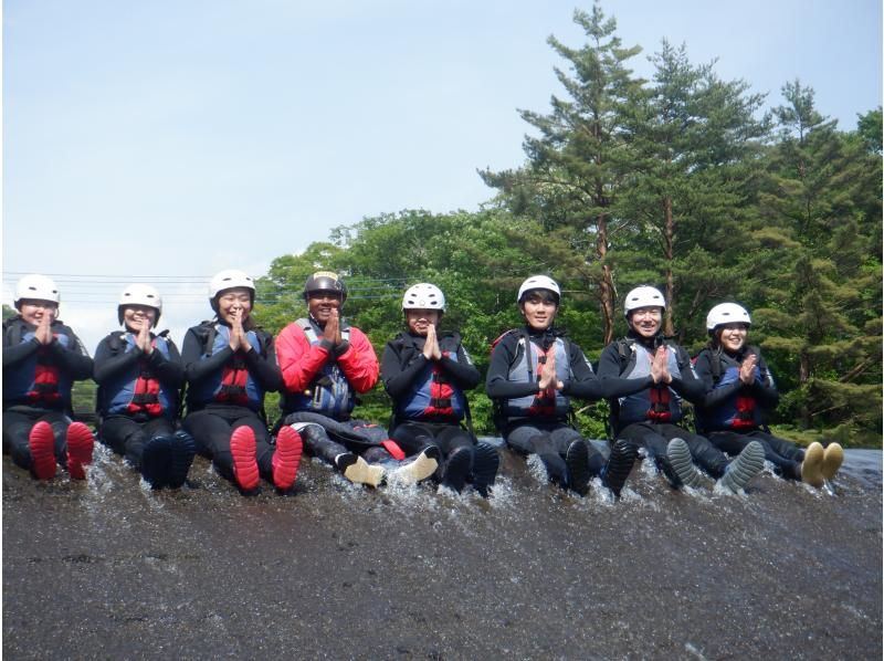 【群馬/みなかみ/半日ラフティング3時間】グループ割引プラン（7名以上）学割あり 装備レンタル無料