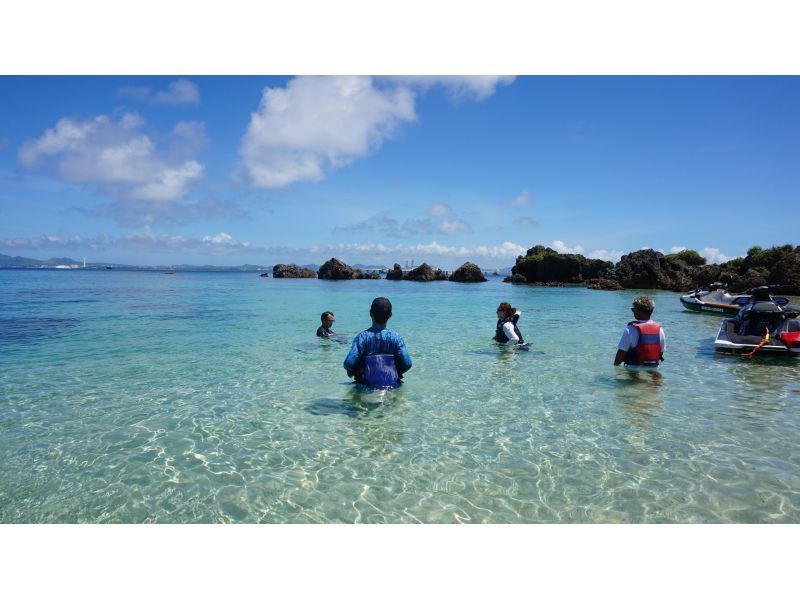 【冲绳东海岸】一日私人定制游船之旅，欣赏冲绳东海岸壮观的大海和岛屿【300分钟】の紹介画像
