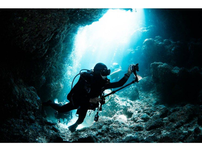 Even if you're alone, you can enjoy fun diving in Kerama Islands. Equipment transfers included.  の紹介画像
