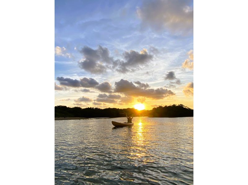 【石垣島/２時間】☆煌びやかなサンセット&times;夜のマングローブ&times;星空ナイトカヤック☆わくわくの大人気欲張体験ツアー♪【宮良川出発】の紹介画像