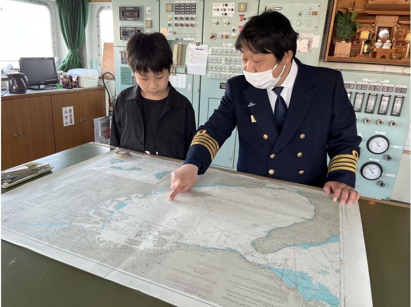 [Work Experience & Lunch Cruise] Experience the work of a captain or chief engineer! Become a kids crew member and work at Luminous Kobe 2! “GW work experience”の紹介画像