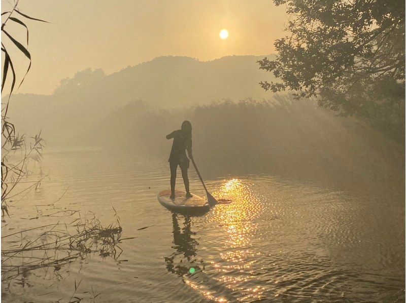 [Shiga・Omihachiman] Sunset Suigo SUP Cruise! A tour of the Suigo SUP of Azuchi-Hachiman, one of the ☆Eight Views of Lake Biwa☆! A fantastic Suigo sunset! 1.5 hour courseの紹介画像