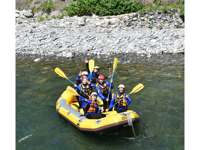 ＜ April-June ＞ [Gunma ・ On the water】 Rafting half-day Course !! Spring is one of Japan's fastest-flowing thrills!の紹介画像