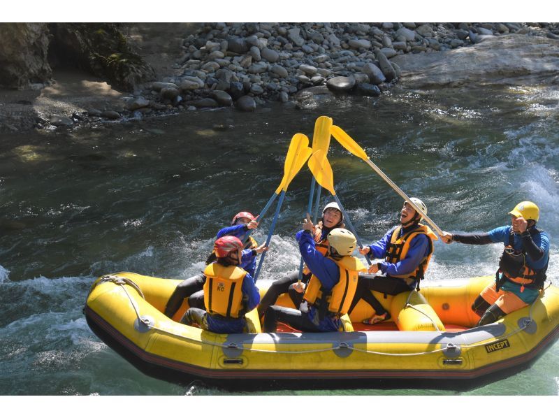 ＜ April-June ＞ [Gunma ・ On the water】 Rafting half-day Course !! Spring is one of Japan's fastest-flowing thrills!の紹介画像