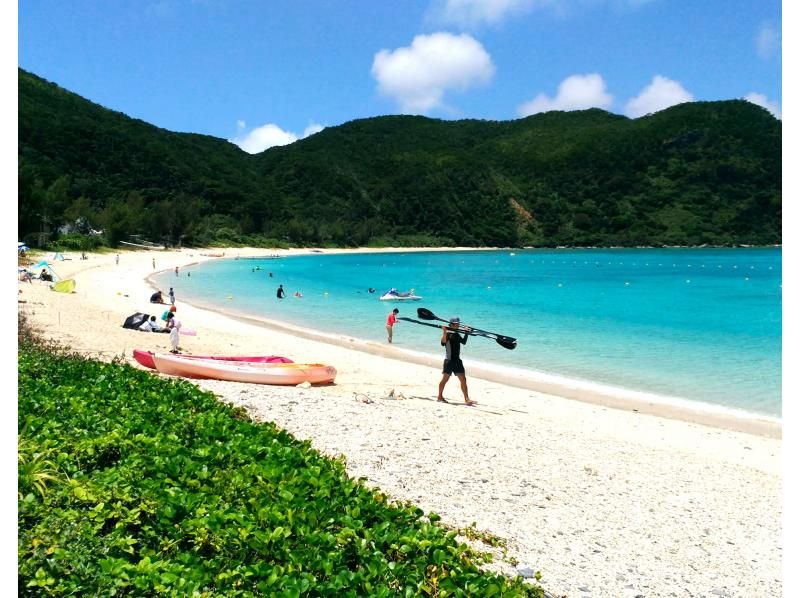 【那覇発／慶良間日帰り】チャータークルーザーで行く！慶良間諸島『渡嘉敷島』とかしくビーチ海水浴ツアーの紹介画像