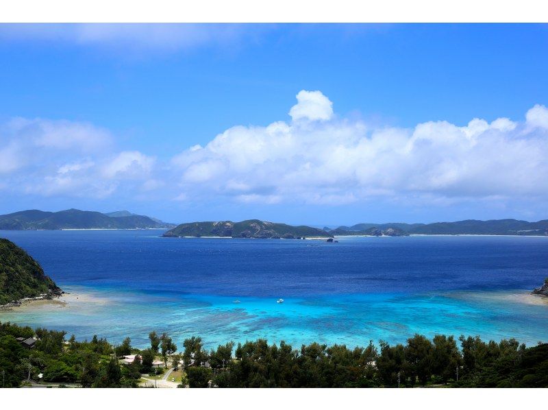 【那覇発／慶良間日帰り】チャータークルーザーで行く！慶良間諸島『渡嘉敷島』とかしくビーチ海水浴ツアーの紹介画像