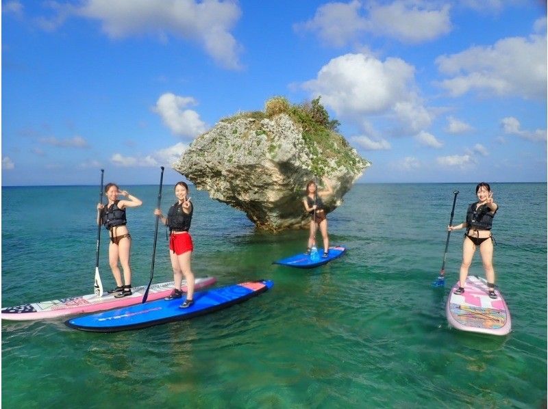 【1組貸切制】青の洞窟シュノーケル&《SUP・カヤック》選べるオプションツアー2歳〜70歳まで参加可｜写真撮影無料｜餌やり体験付き｜の紹介画像