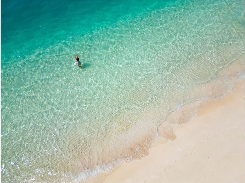 [Miyakojima] [Memories like a movie] Chartered drone by photographer ・Single-lens photography tour (vertical shooting possible)の紹介画像