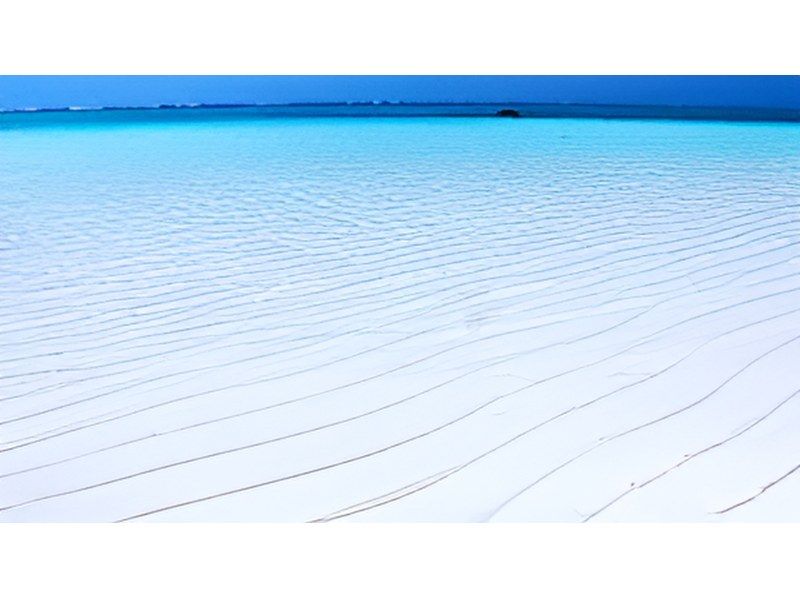 【沖縄・宮古島】SUPで行くユニの浜！世界屈指の美しい宮古島の海で一生の思い出作り！＜無料写真、動画撮影付＞！安心のガイドサポート付！の紹介画像