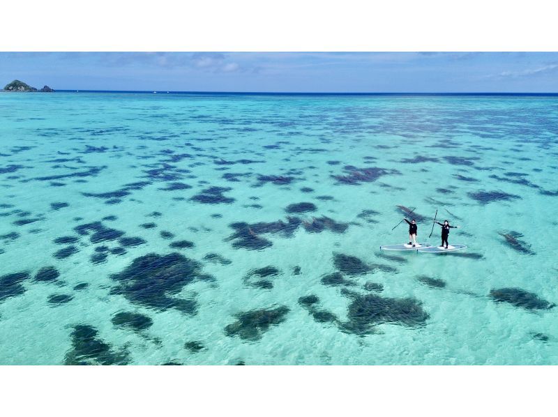 Ishigaki Island's No. 1 spot "Kabira" Clear Sup or Sup [Free high-quality drone video and photography ✖️ SLR ✖︎ GoPro rental available] Private charter also available!の紹介画像