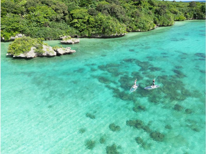 [Private tour for one group] Ishigaki Island's No. 1 beach "Kabira" Clear Sup tour "4K. Free drone video and photography" & "Free video recording of every moment during the tour with GoPro"の紹介画像