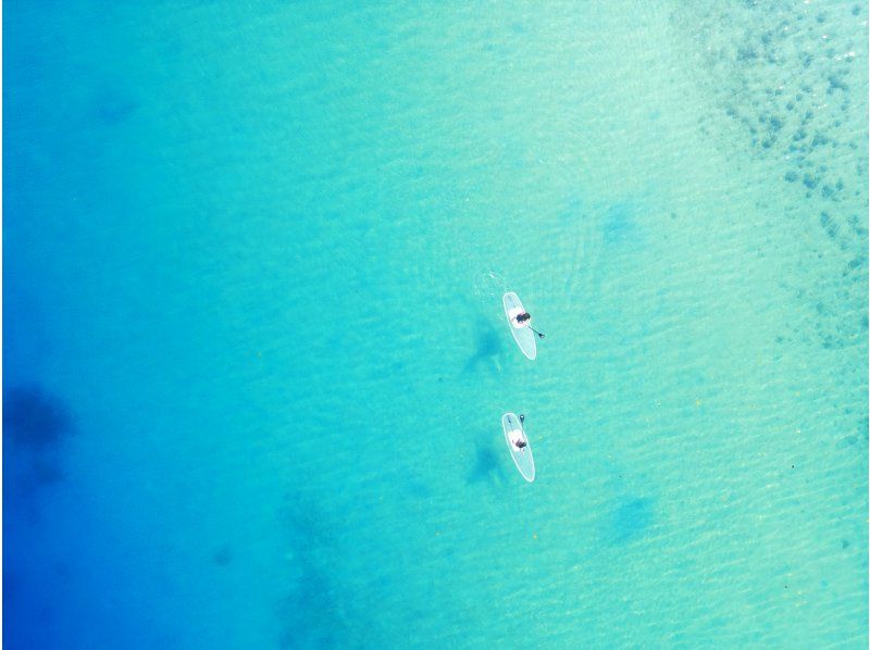 [Private tour for one group] Ishigaki Island's No. 1 beach "Kabira" Clear Sup tour "4K. Free drone video and photography" & "Free video recording of every moment during the tour with GoPro"の紹介画像