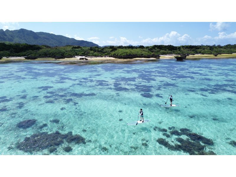 Ishigaki Island's No. 1 spot "Kabira" Clear Sup or Sup [Free high-quality drone video and photography ✖️ SLR ✖︎ GoPro rental available] Private charter also available!の紹介画像