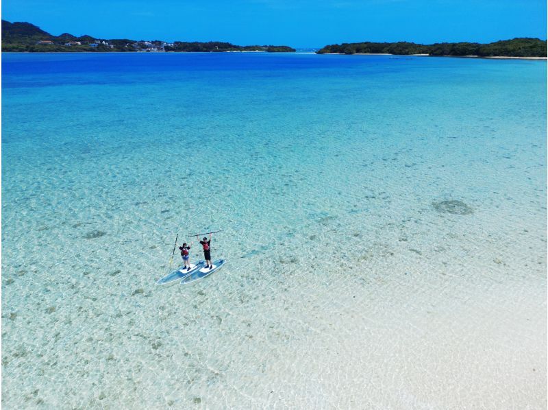 [Private tour for one group] Ishigaki Island's No. 1 beach "Kabira" Clear Sup tour "4K. Free drone video and photography" & "Free video recording of every moment during the tour with GoPro"の紹介画像