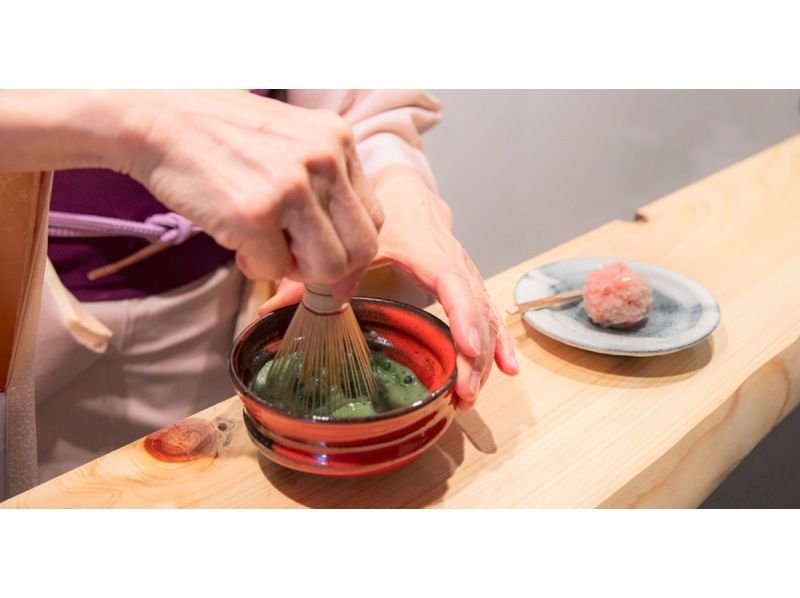 [Kyoto/Near Kyoto Gyoen National Garden] An easy cultural experience where you can experience Karesansui and enjoy matcha and Japanese sweets at a Kyoto townhouse.の紹介画像