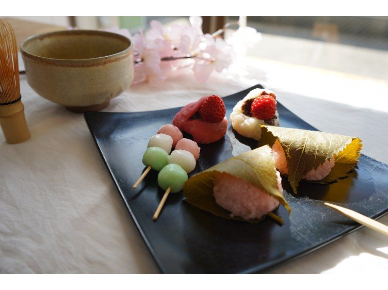 【愛知・名古屋】日本の料理を体験して一緒に食べましょう！色々な種類のだしと醤油のテイスティング+和菓子と緑茶付き！の紹介画像