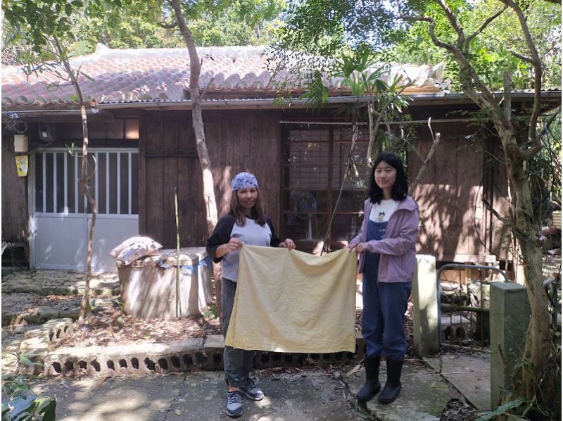【沖縄　那覇】琉球古民家で体験する　福木染め　ファミリー、女子旅行などにおすすめの紹介画像