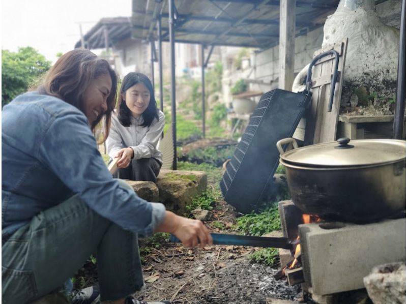 【沖縄　那覇】琉球古民家で体験する　福木染め　ファミリー、女子旅行などにおすすめの紹介画像