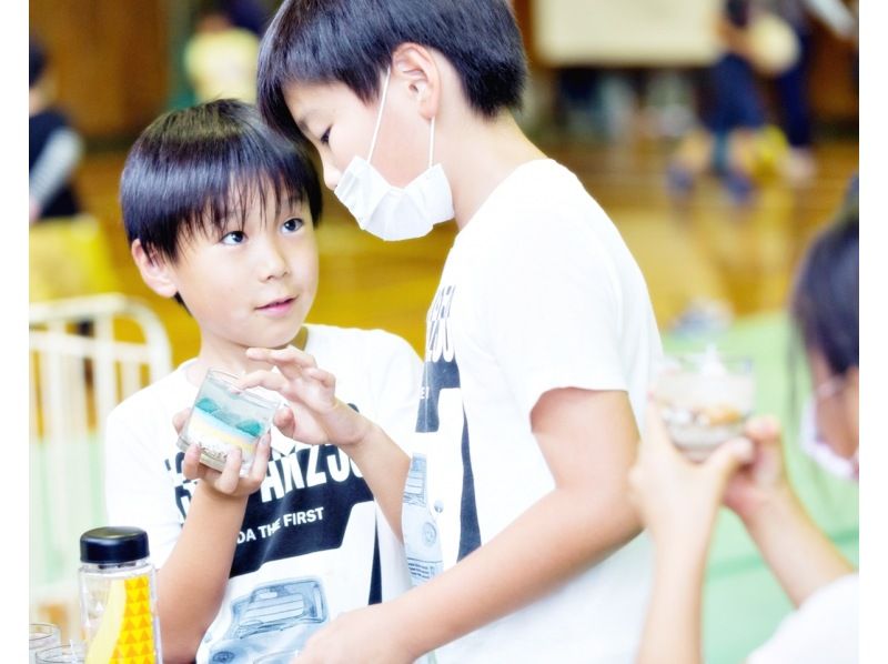 【宮崎・団体様/キャンドル作り教室】25名以上の団体参加可能！環境教育型プラン：貝殻、シーグラスなどビーチコーミングで探そうの紹介画像