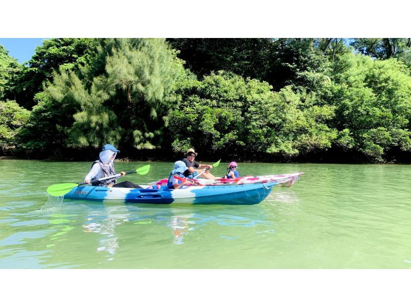 [Family Discount] {Mangrove Kayaking} Have fun in the cool weather! ★Starting at 2pm★Participants from age 2★Free rental items available in a wide range of sizes for children!の紹介画像