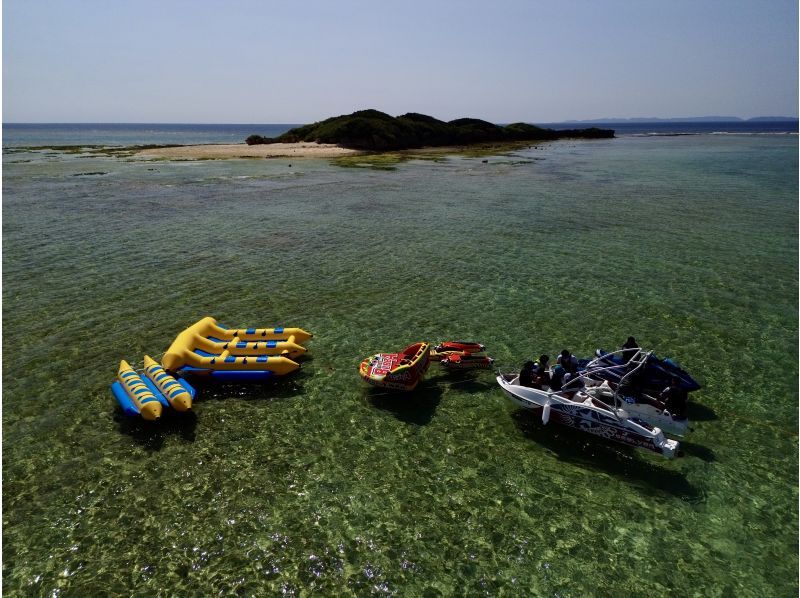 【沖縄・糸満】無人島の海でクリアサップやウェイクボード、バナナボート含む絶叫系で遊びまくろう！10種類のマリンアクティビティ90分遊び放題！の紹介画像