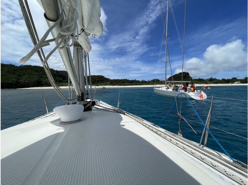 [Kerama Islands, Okinawa] Experience sailing (charter) in the Kerama Islandsの紹介画像
