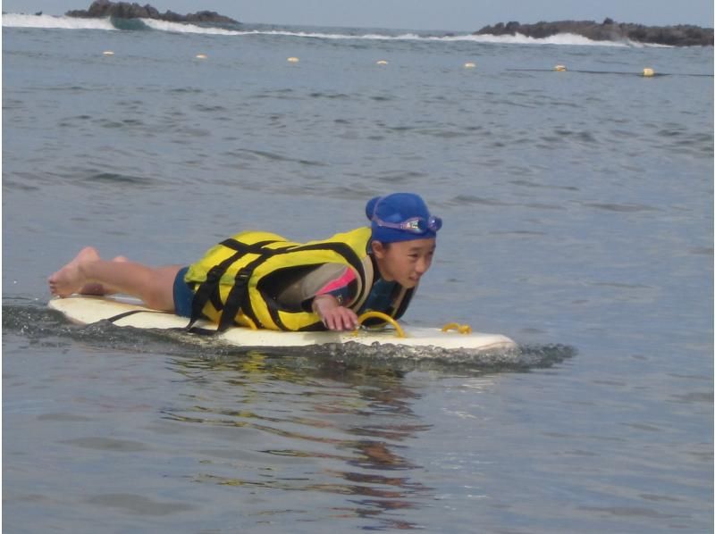【宮崎・日南海岸】ビーチワルンハダシ集合：水辺の危険をサーフィンやボディーボードを使い学ぼう！《水辺の安全教室&サーフィン体験》の紹介画像
