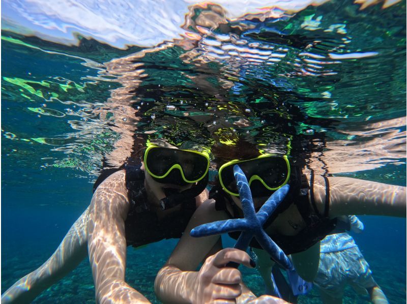 [Okinawa, Sesoko Island] A banana boat snorkeling tour and two types of marine activities held in the sea where sea turtles live. Free 4K camera (GoPro) photography provided.の紹介画像