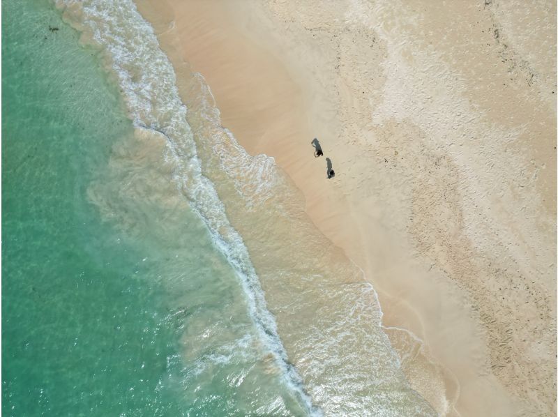 【宫古岛/1组价格】外口海滩15分钟轻松无人机摄影体验（不限人数同价，3次）の紹介画像