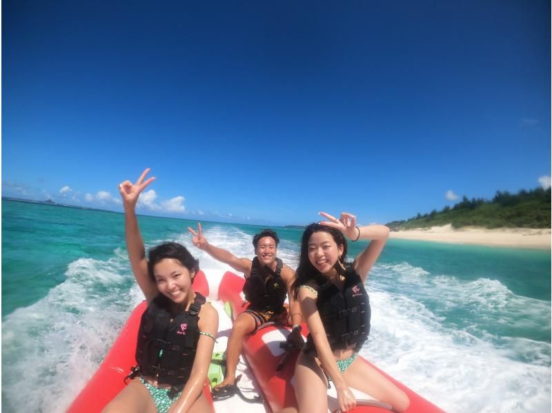 [Okinawa, Sesoko Island] Free 4K camera (GoPro) photo shoot♪ Banana boat snorkeling tour & marine tour in the sea where sea turtles liveの紹介画像