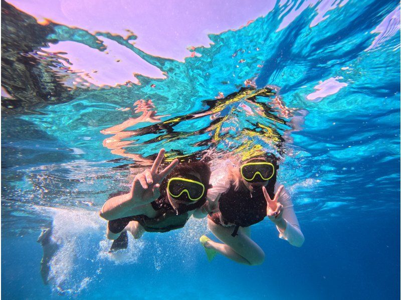 [Okinawa, Sesoko Island] Snorkeling tour on a banana boat in the sea where sea turtles live & jet ski Free 4K camera (GoPro) shooting gift ♪  の紹介画像