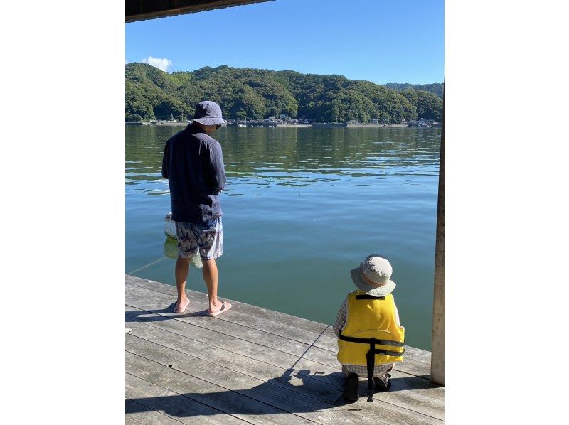 【地元ガイド付き】鳴無神社参拝と手ぶらイカダ釣り（ガイドが釣り初心者をサポート）の紹介画像