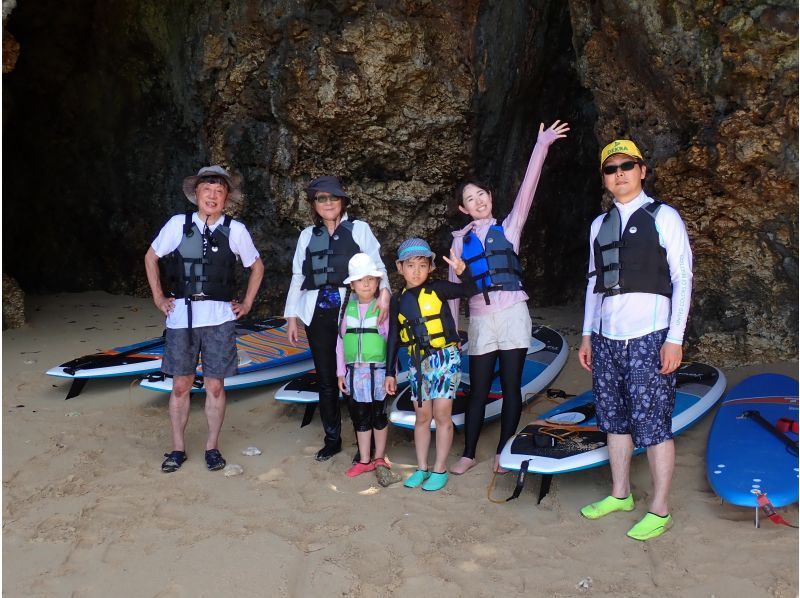 SALE! [Okinawa, Onna Village/Maeda Cape area] Private SUP cruising tour in the ocean with the highest transparency known as Maeda Blueの紹介画像