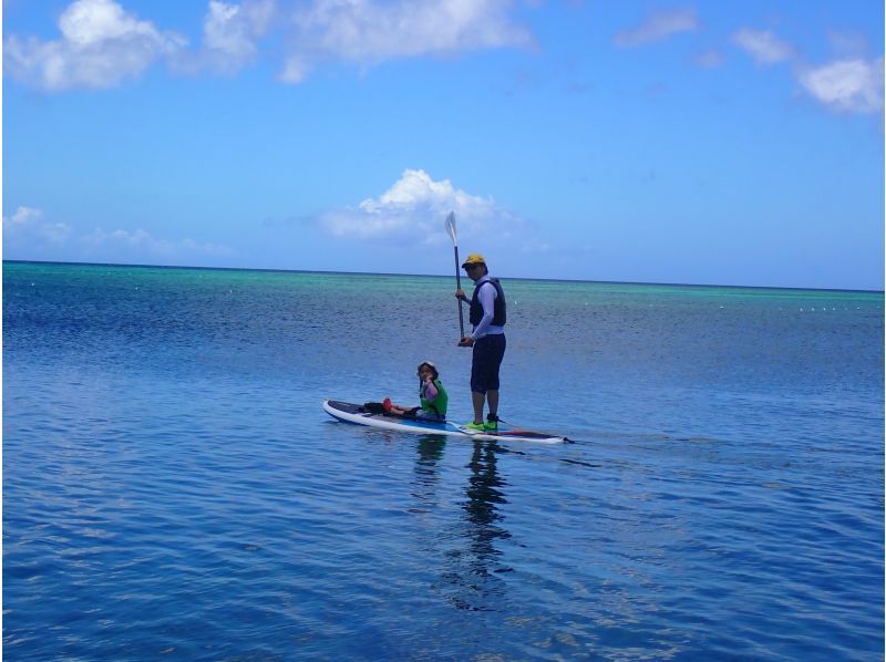 SALE! [Okinawa, Onna Village/Maeda Cape area] Private SUP cruising tour in the ocean with the highest transparency known as Maeda Blueの紹介画像