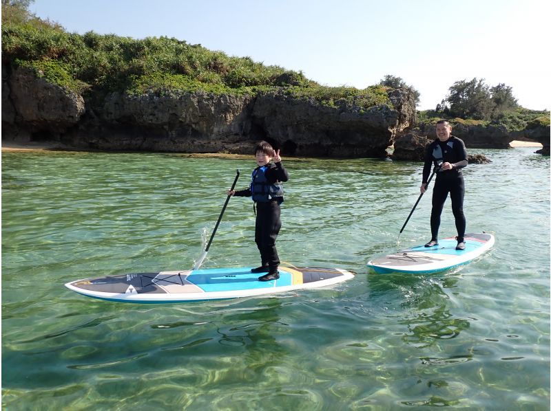 [Okinawa, Onna Village/Maeda Cape area] Enjoy your summer vacation in the ocean of Okinawa! Enjoy the extremely "emotional" Maeda Blue! A fully-chartered SUP cruising tour!の紹介画像