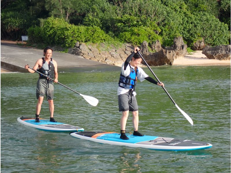 [Okinawa, Onna Village/Maeda Cape area] Enjoy your summer vacation in the ocean of Okinawa! Enjoy the extremely "emotional" Maeda Blue! A fully-chartered SUP cruising tour!の紹介画像