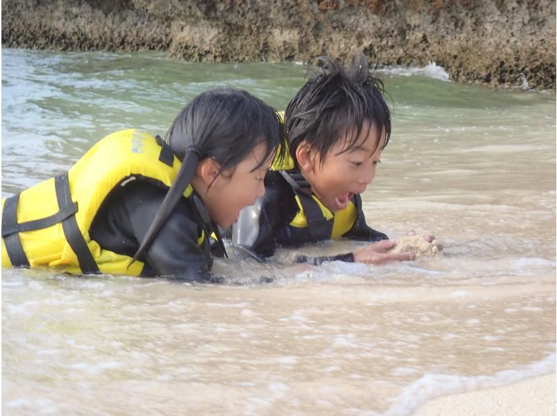 SALE! [Okinawa, Onna Village/Maeda Cape area] Private SUP cruising tour in the ocean with the highest transparency known as Maeda Blueの紹介画像